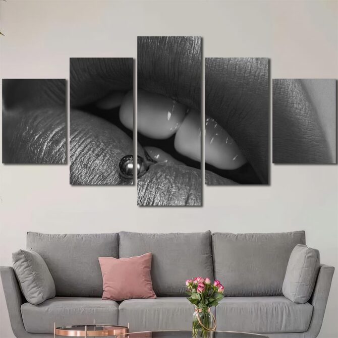Labret Lips HD Printed Picture with Frame Layout-Five Panels Diamond